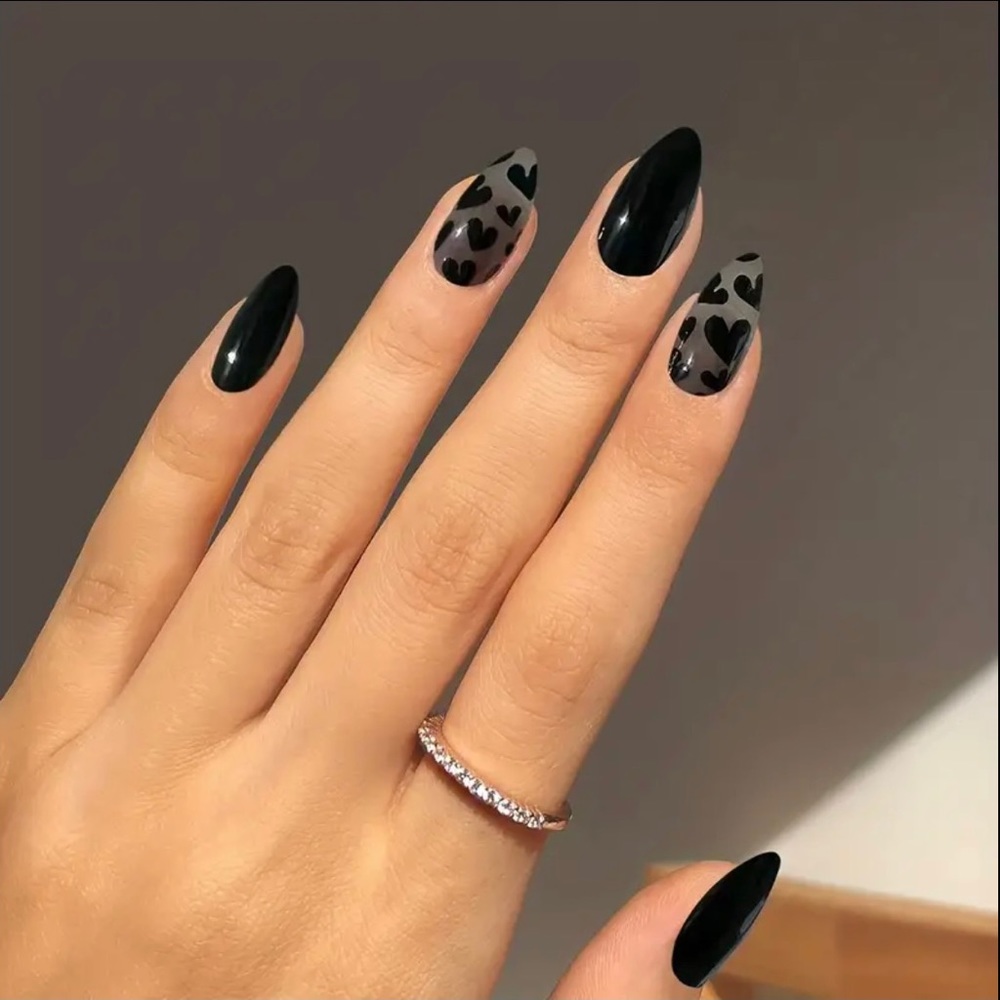 Valentine's Day Press On Nails / Nail Art / Trending! (Nail Glue Included!)